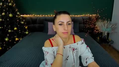 Snapshot of rebecca_diamonds chatting on January 22, 6:52 am rebecca_diamonds online show from January 22, 6:52 am