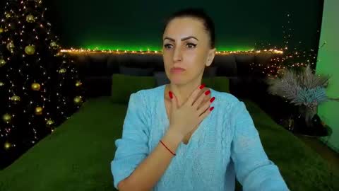 Snapshot of rebecca_diamonds chatting on December 24, 6:44 am rebecca_diamonds online show from December 24, 6:44 am