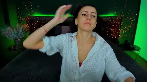 Snapshot of rebecca_diamonds chatting on January 29, 6:43 am rebecca_diamonds online show from January 29, 6:43 am