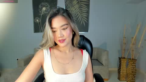 Snapshot of rebeccahudson_ chatting on January 27, 5:14 am Rebe online show from January 27, 5:14 am
