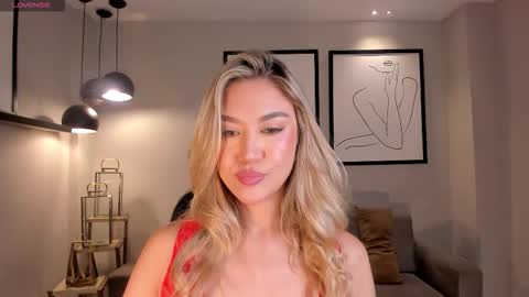 Rebe online show from December 17, 8:02 pm