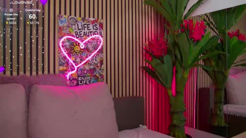 Your favorite couple online show from March 13, 7:09 am