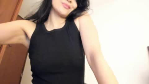 red_flower203 online show from February 18, 6:51 pm