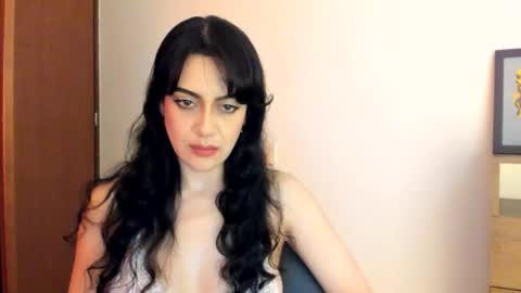 red_flower203 online show from April 17, 8:00 pm