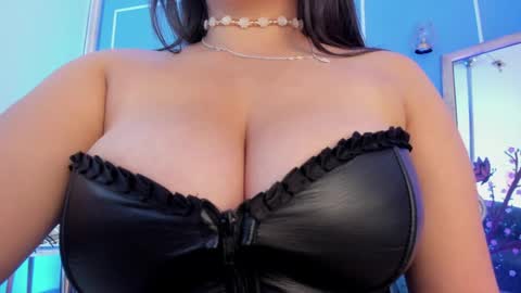     online show from April 4, 1:43 pm