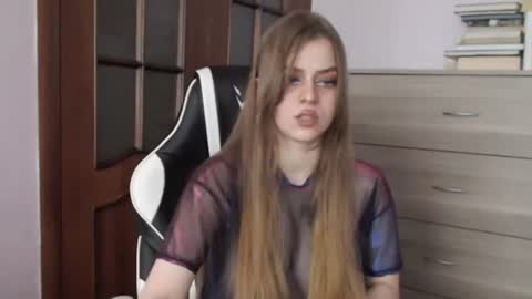 Lily online show from June 26, 2:46 am