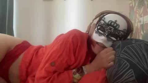 Redplume online show from April 26, 11:19 am