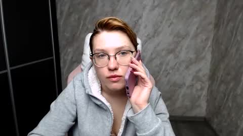 Snapshot of reginasmilee chatting on March 11, 4:41 am Regina online show from March 11, 4:41 am