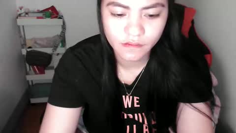 reign2525 online show from December 3, 12:07 pm