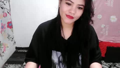 reign2525 online show from March 4, 3:40 pm