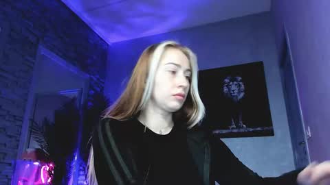 reina cummings online show from December 18, 5:34 am