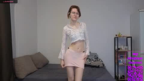 Claire online show from April 8, 5:15 pm