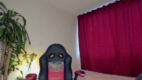 Snapshot of renata__20 chatting on March 12, 10:07 pm renata__20 online show from March 12, 10:07 pm