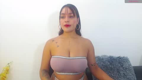 renatabrownn28 online show from July 28, 6:55 am