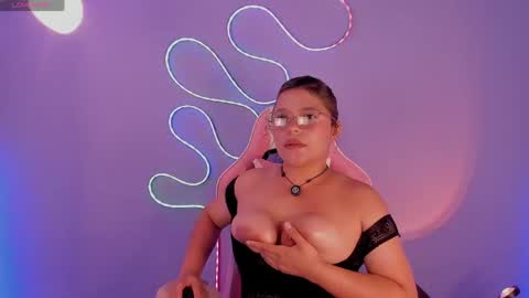 Renata Jones online show from May 13, 9:31 pm