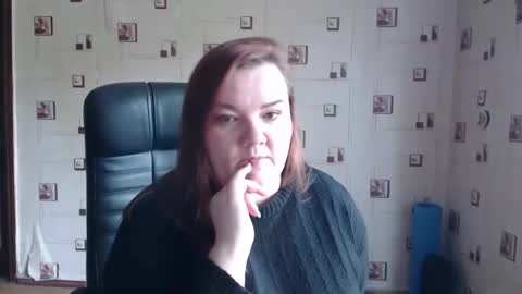 renataoia online show from April 18, 9:45 am