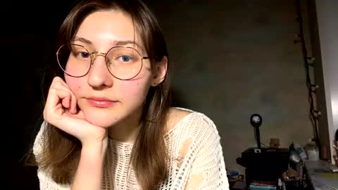 Mia online show from February 6, 6:44 pm