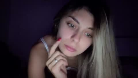 renee_loah online show from June 19, 9:07 pm