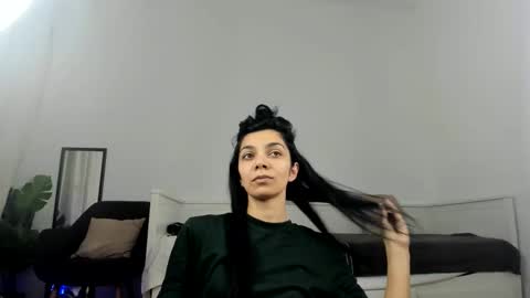 Rena online show from March 3, 3:45 am