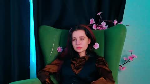 reynaedge online show from May 29, 8:12 am