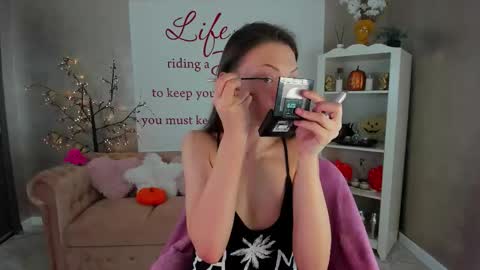   online show from November 19, 3:56 pm