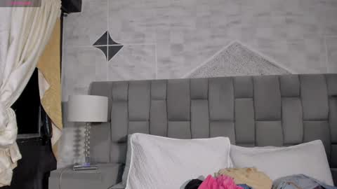 Snapshot of rianamanson chatting on January 15, 8:20 am Riana online show from January 15, 8:20 am