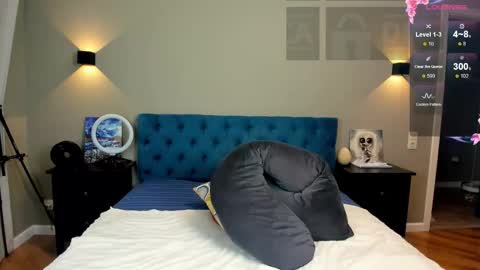 Ria Woods online show from December 16, 8:47 pm