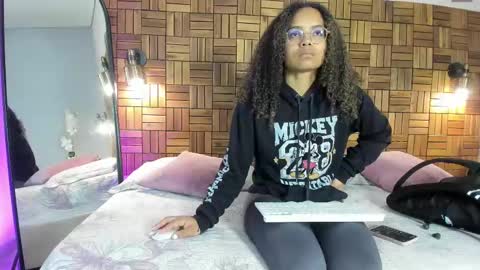 Snapshot of rihannadeep chatting on March 7, 10:02 am Sara online show from March 7, 10:02 am