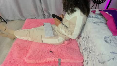 Snapshot of rihannadeep chatting on December 5, 10:01 am Sara online show from December 5, 10:01 am
