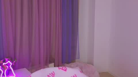 Snapshot of riinaaa chatting on September 19, 9:36 pm Rina online show from September 19, 9:36 pm