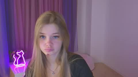 Snapshot of riinaaa chatting on September 21, 9:57 pm Rina online show from September 21, 9:57 pm