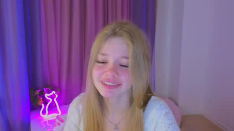 Snapshot of riinaaa chatting on October 9, 9:08 pm Rina online show from October 9, 9:08 pm