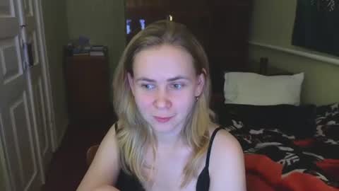 Riley Roo online show from December 11, 5:58 pm