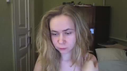 Riley Roo online show from February 8, 6:55 pm