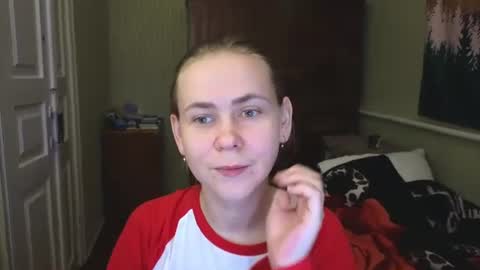 Riley Roo online show from December 6, 6:39 pm