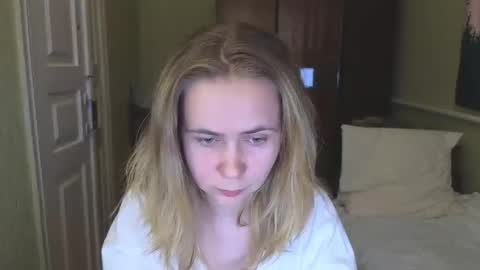 Riley Roo online show from February 26, 5:00 pm