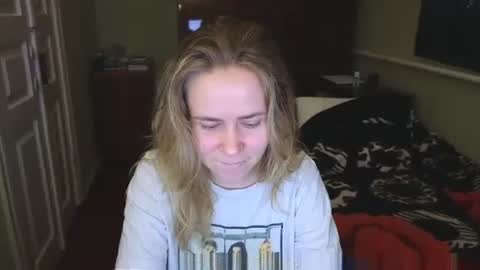 Riley Roo online show from December 10, 8:27 pm