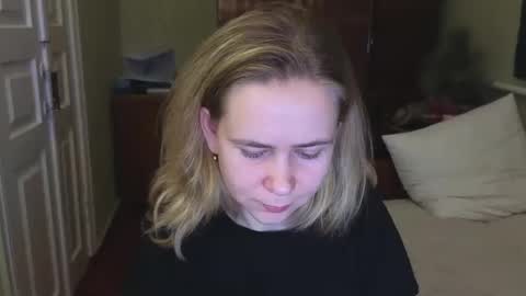 Riley Roo online show from January 28, 6:49 pm