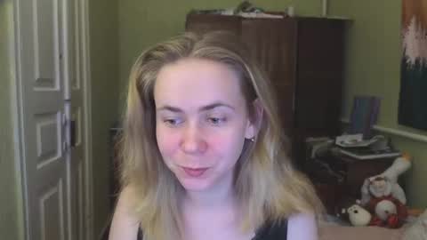 Riley Roo online show from March 9, 6:32 pm