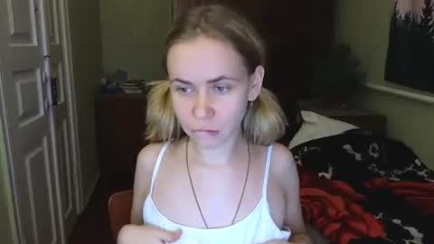 Riley Roo online show from December 18, 5:42 pm