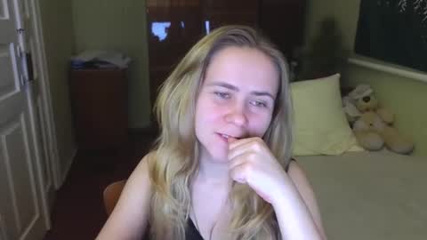 Riley Roo online show from January 7, 6:03 pm