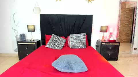 Snapshot of riley_skye_ chatting on February 27, 12:45 pm RAILEY online show from February 27, 12:45 pm