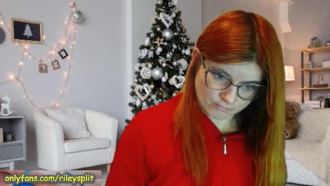 RileyComely online show from January 8, 11:30 pm