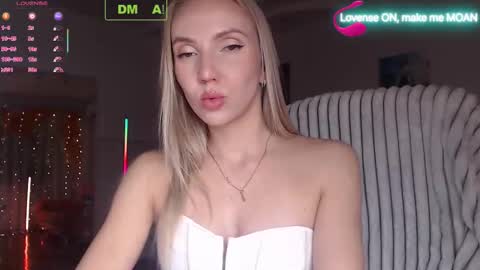 Snapshot of rina_asty chatting on October 15, 5:26 pm Rina Asty online show from October 15, 5:26 pm