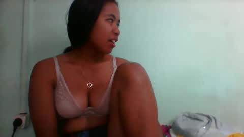 Snapshot of rinah856024 chatting on October 17, 10:29 am rinah856024 online show from October 17, 10:29 am