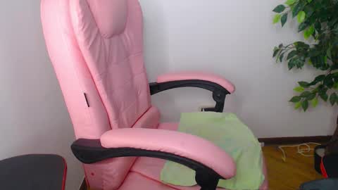Snapshot of ripe_cherries chatting on September 20, 8:18 pm Ripe cherries online show from September 20, 8:18 pm