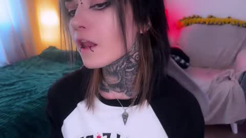   DianaBrite            fansl y online show from March 17, 1:15 pm