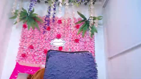 Risitos De Oro online show from July 24, 12:25 pm