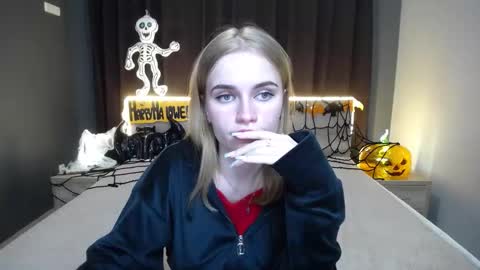 Snapshot of ritakiskis chatting on October 15, 10:01 pm ritakiskis online show from October 15, 10:01 pm