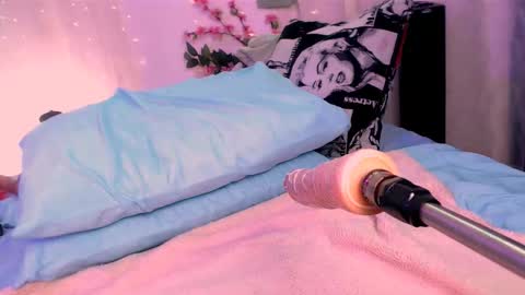 Roberts kloe online show from November 6, 6:14 pm